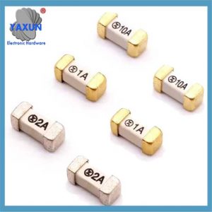 20Eine 25A 30A 40A Keramiksicherung 1808 2410 6125 6.1 2.5MM-Sicherungen zur Oberflächenmontage