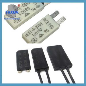 Thermal protector device for heating pad